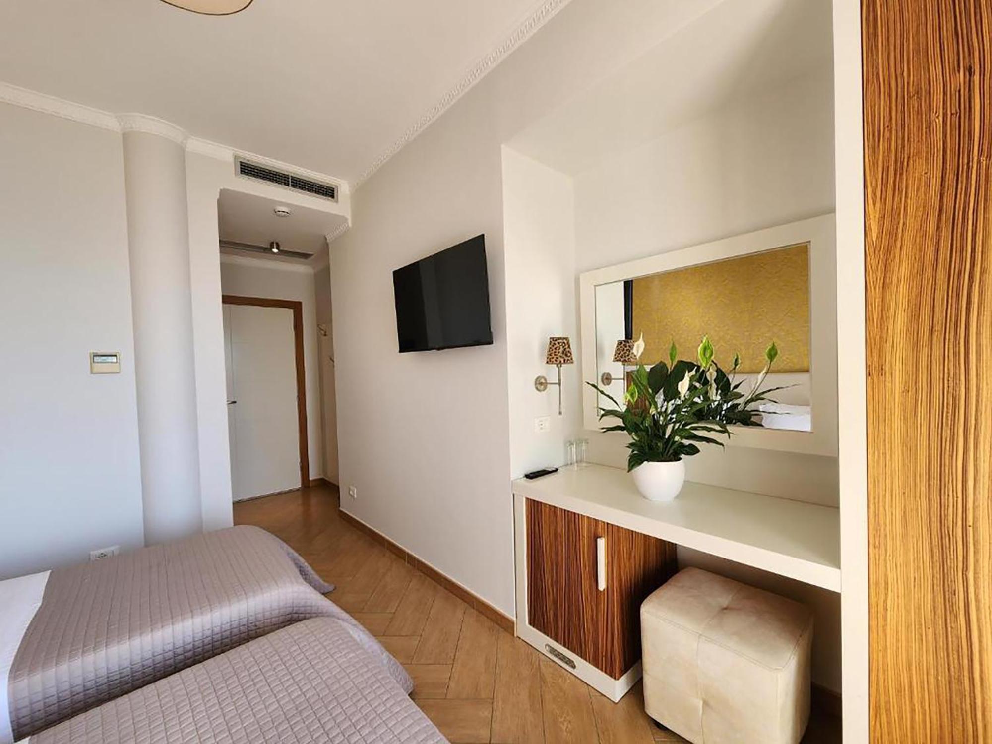 Hotel Gold Vlorë Exterior foto